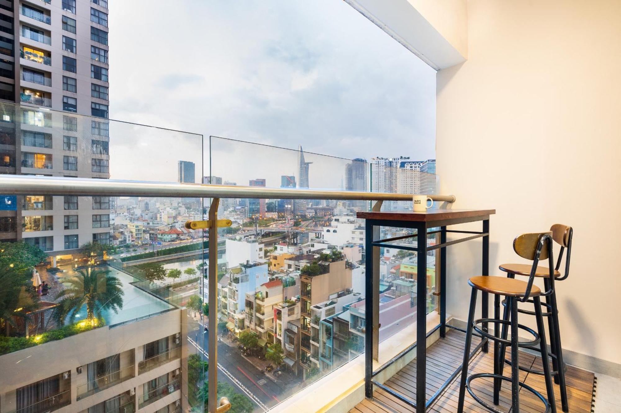 Otis Millennium Saigon Balcony Apartment 호치민 외부 사진