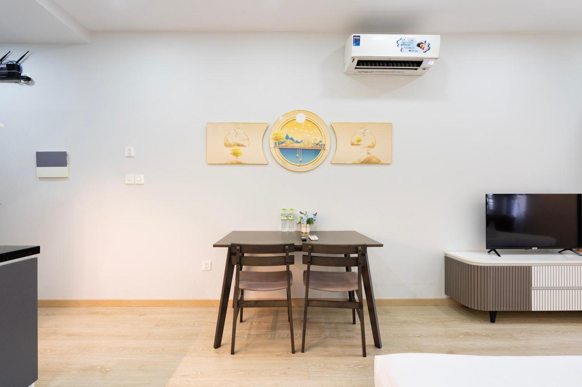 Otis Millennium Saigon Balcony Apartment 호치민 객실 사진