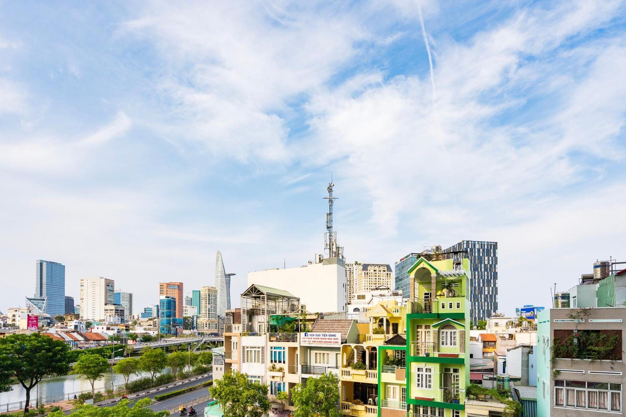Otis Millennium Saigon Balcony Apartment 호치민 객실 사진